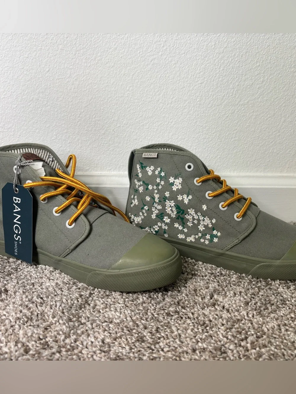 Women’s 8.5 Olive Green Floral High-Top ‘Bangs’ Sneakers with Yellow Laces